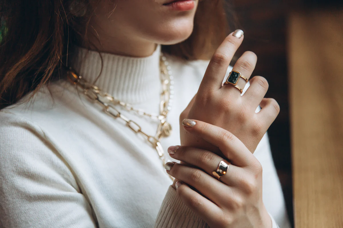 The Process Of Finding Personalized Gold Jewelry Online