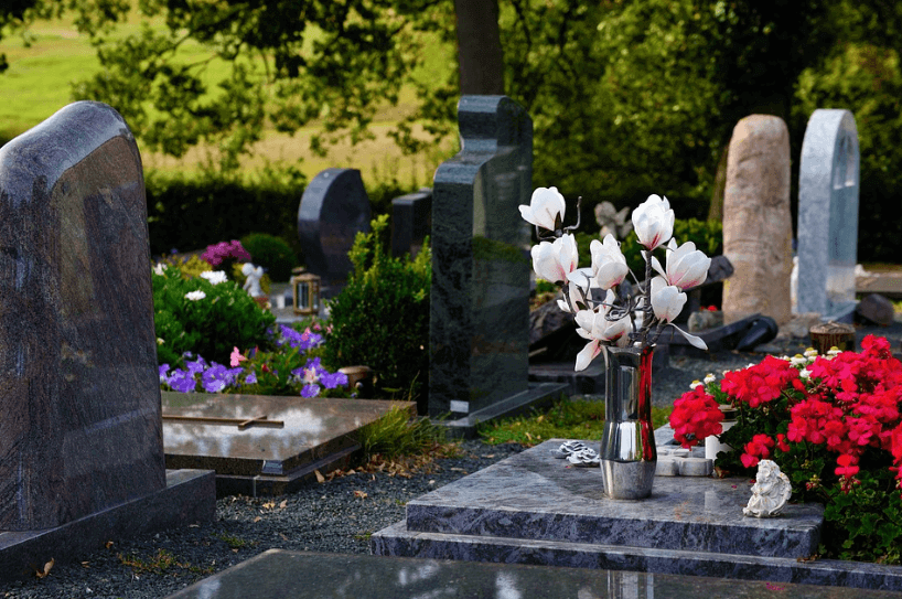 Cremation vs. Burial: Making an Informed Choice